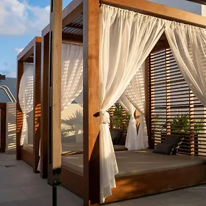 https://downtown-luxury-apartment-i-rooftop-cocobeach-i-by-yeah.quintano-roohotels.com
